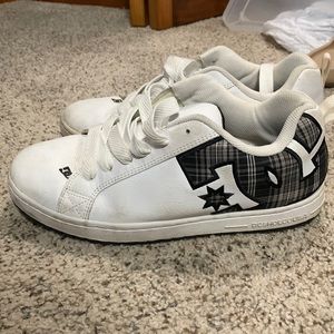 DC shoes